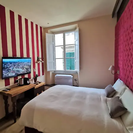 Chalet Lucca Bed & Breakfast 2*