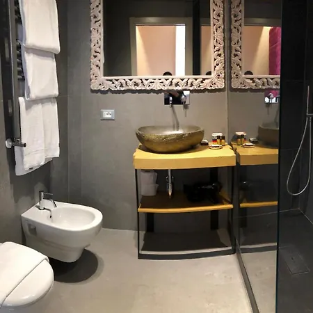 Chalet Lucca Bed & Breakfast 2*